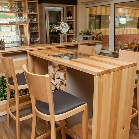 Metzgerei Moselgasthof Andries 3* 梅塞尼希